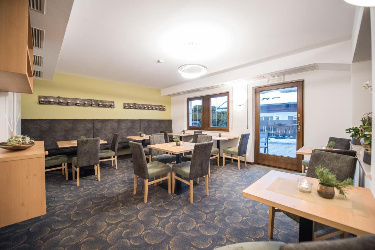 Apparthotel Feldhof - Living And Bistro โนวาโปเนนเต ภายนอก รูปภาพ